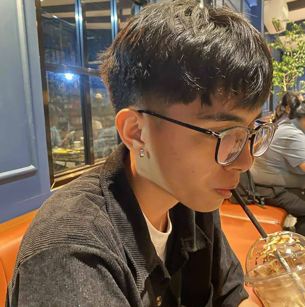 Ashton Liam Esperidon